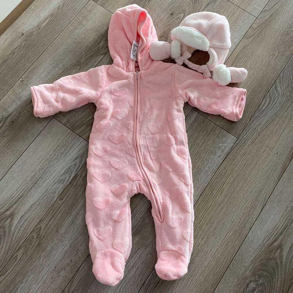 Baby snow suit bundle 🌸